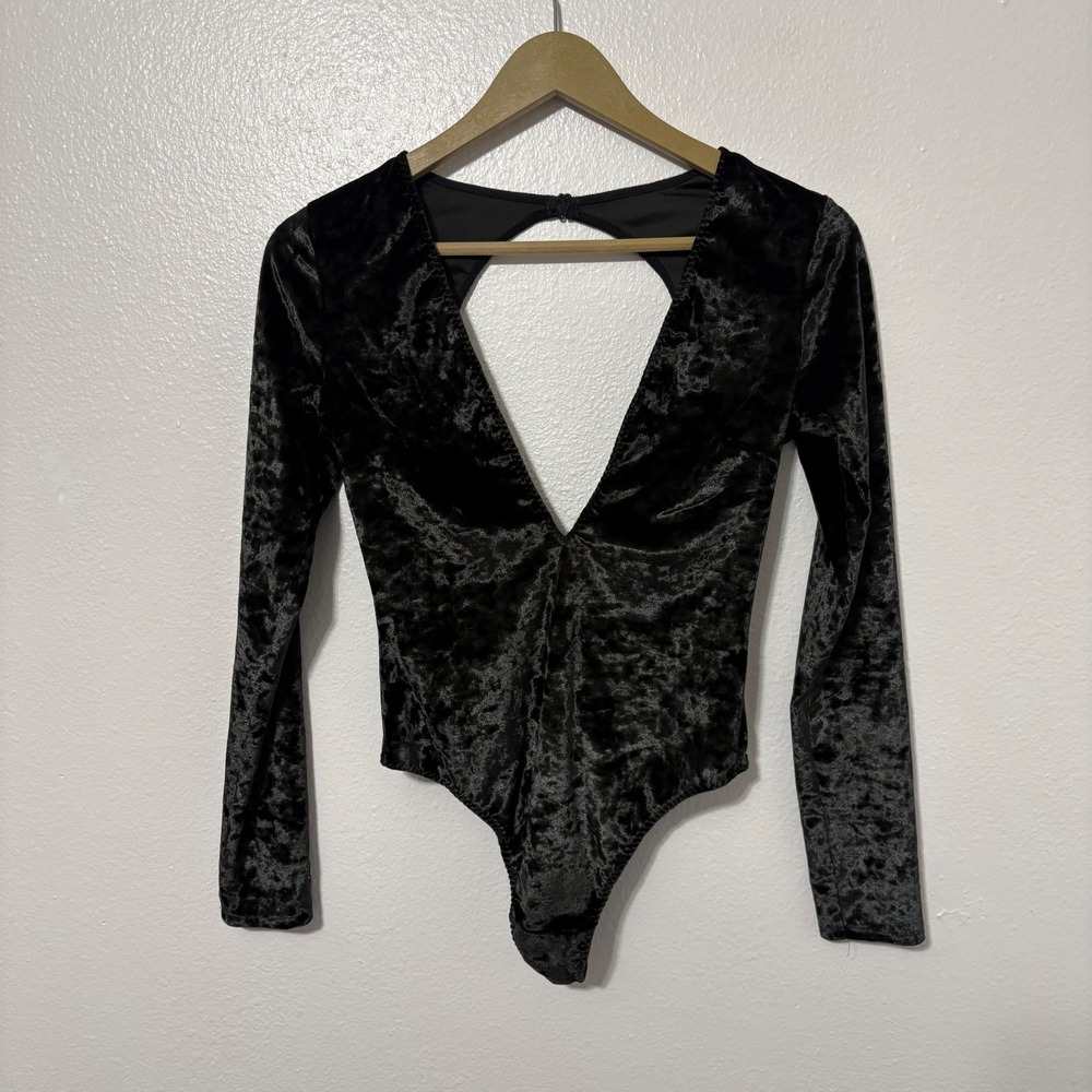 Vicorias Secret Size XS Black Crushed Velvet Long Sleeve Bodysuit Whimsigoth